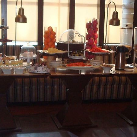 Hotel Royal Cliff Kanpur Zewnętrze zdjęcie