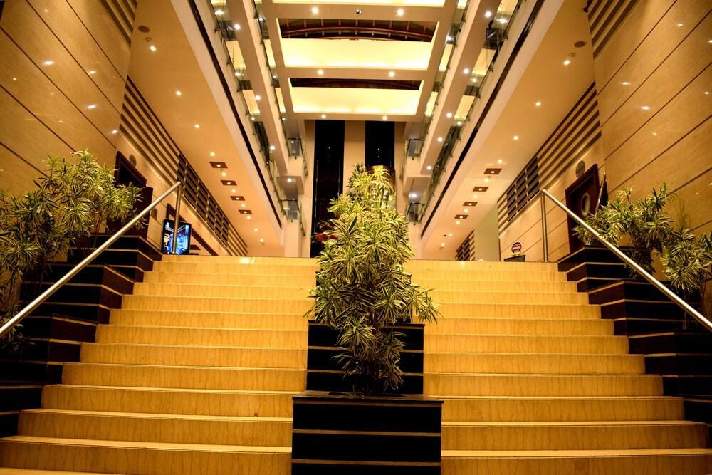 Hotel Royal Cliff Kanpur Zewnętrze zdjęcie