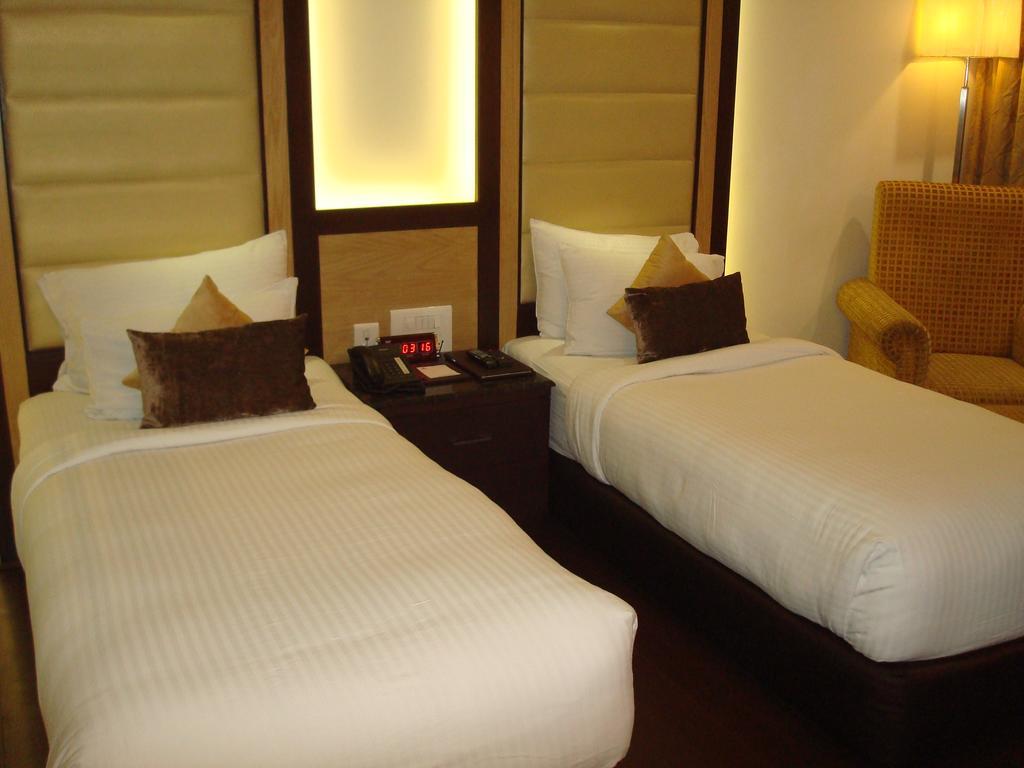 Hotel Royal Cliff Kanpur Zewnętrze zdjęcie