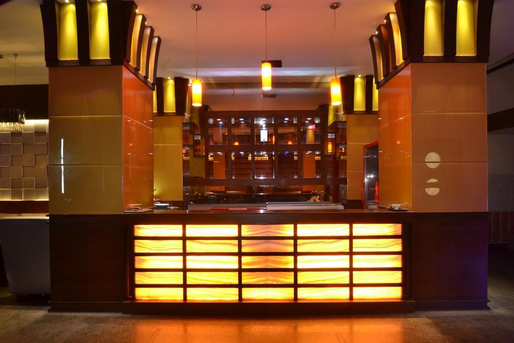 Hotel Royal Cliff Kanpur Zewnętrze zdjęcie