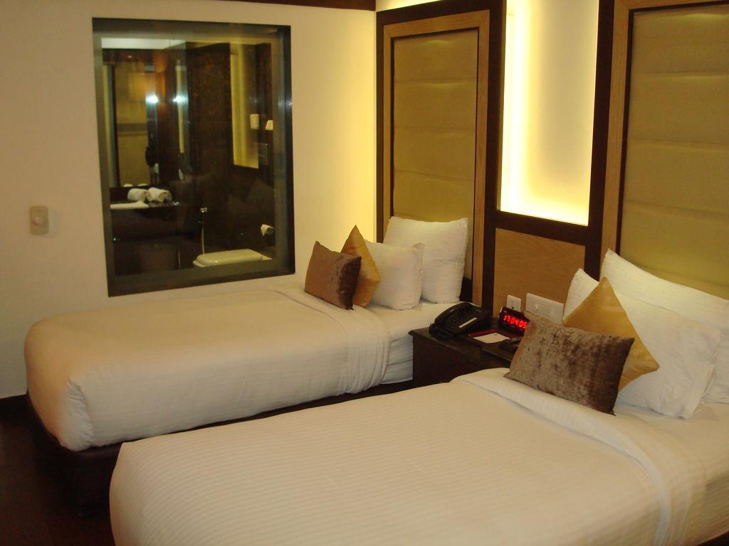 Hotel Royal Cliff Kanpur Zewnętrze zdjęcie