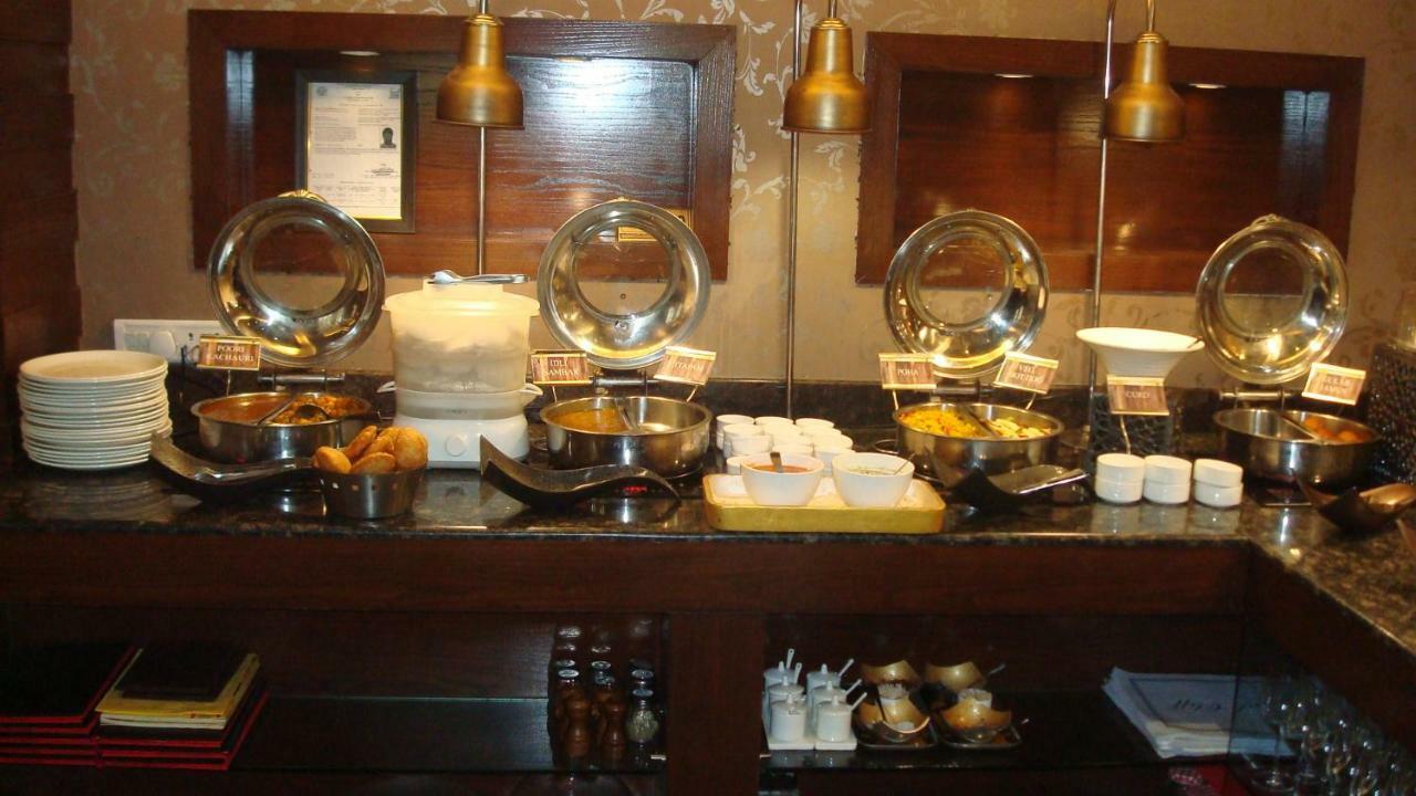Hotel Royal Cliff Kanpur Zewnętrze zdjęcie