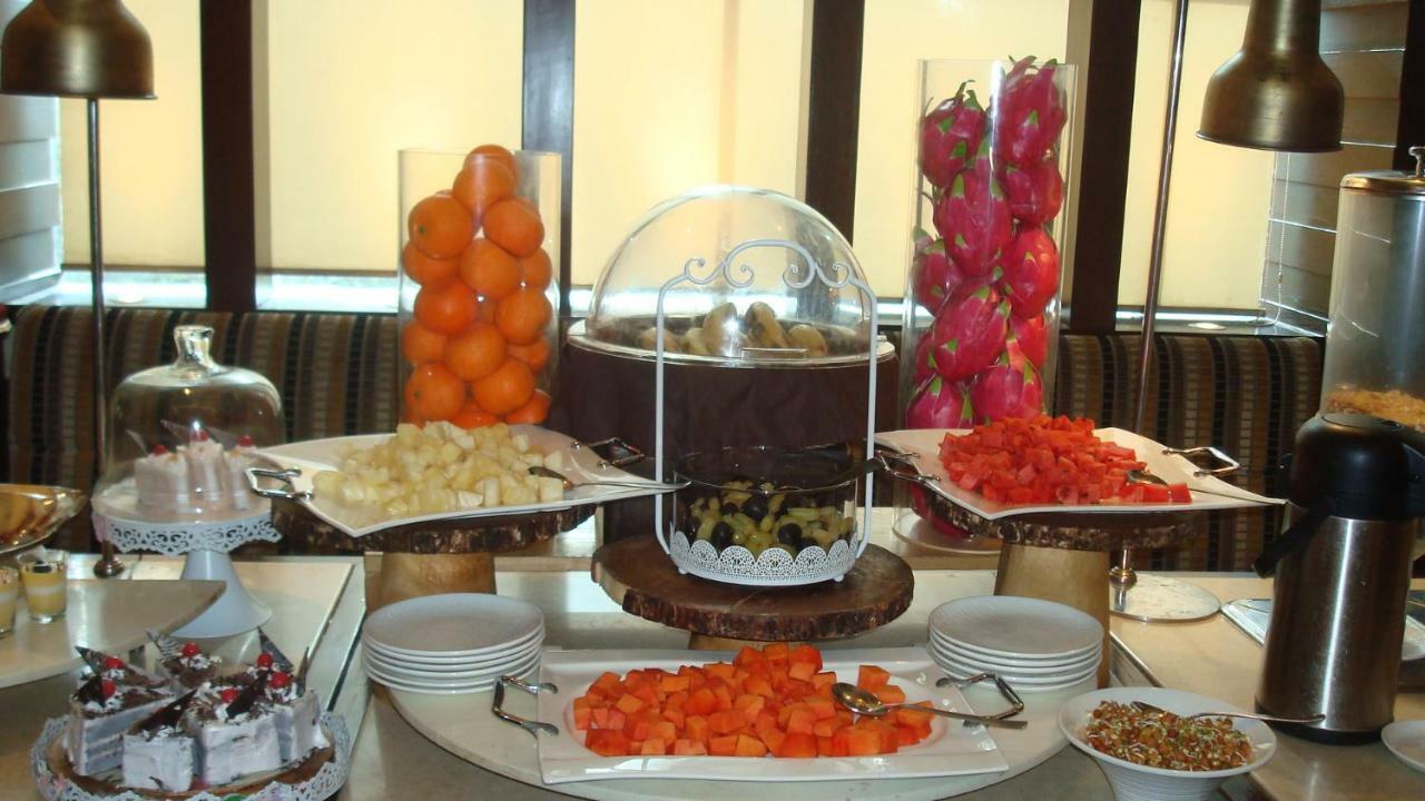 Hotel Royal Cliff Kanpur Zewnętrze zdjęcie