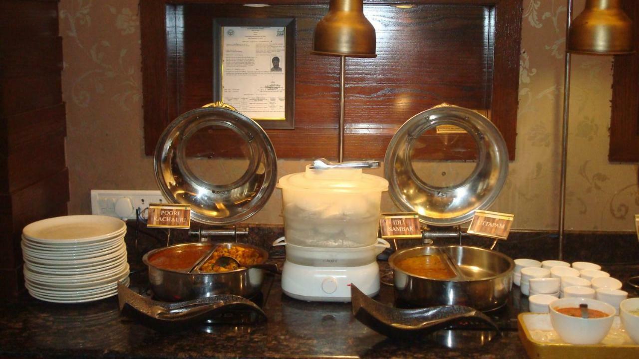 Hotel Royal Cliff Kanpur Zewnętrze zdjęcie